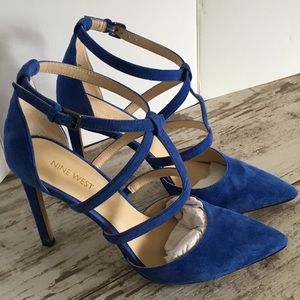 Gorgeous bright blue heels